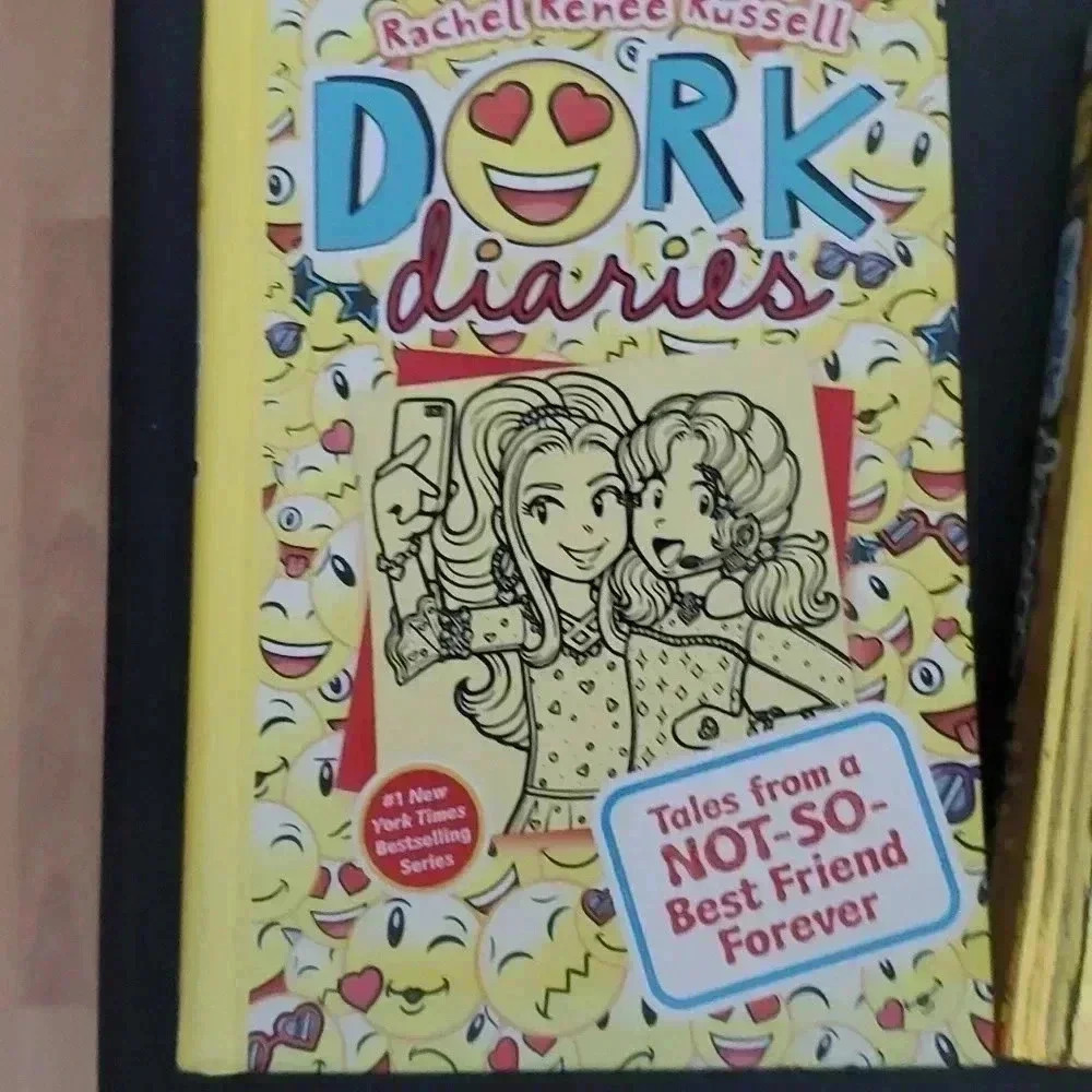 ☆☆☆Dork diary book set - Picture 3 of 9